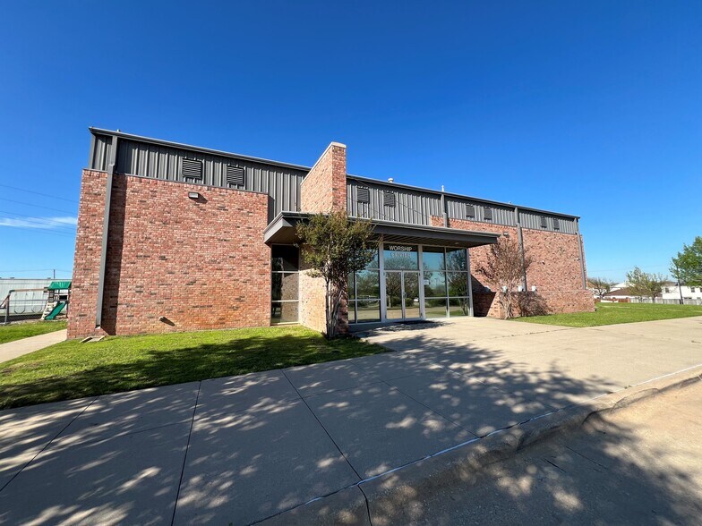 More Photos Of 7000 Matlock Rd, Arlington Daycare Center For Lease