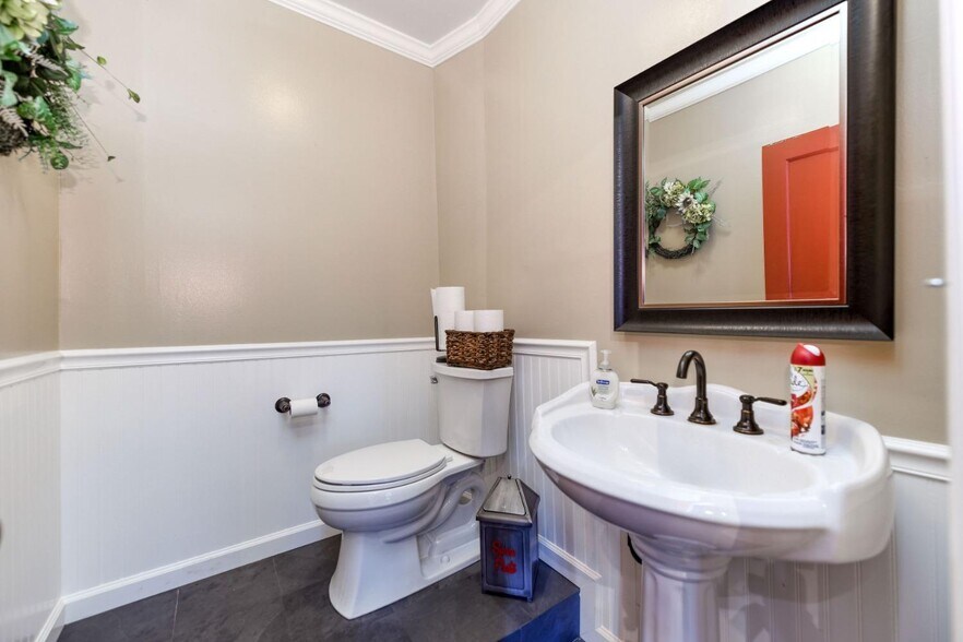 More Photos Of 21335 Consolation Rd, Volcano Storefront Retail Office For Sale