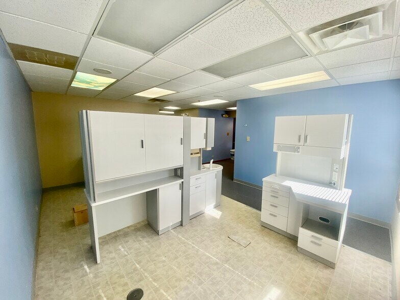 More Photos Of 18220 Harwood Ave, Homewood Office Residential For Sale