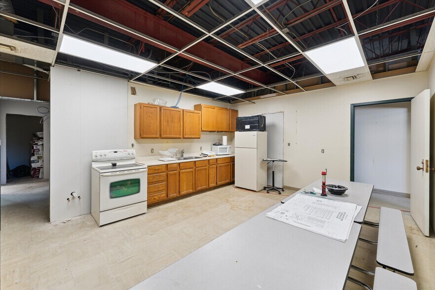 More Photos Of 3333 Brecksville Rd, Richfield Office For Lease