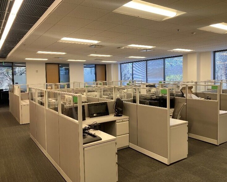 More Photos Of 3100 Interstate N Cir, Atlanta Office For Lease