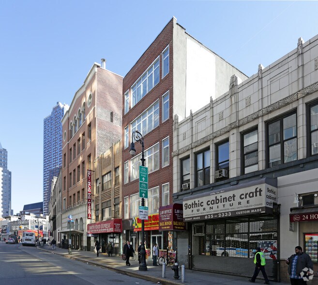 More Photos Of 27 Smith St, Brooklyn Office For Lease