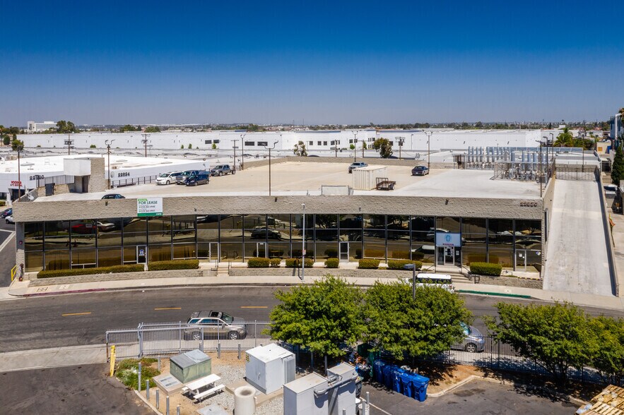 More Photos Of 22932 Lockness Ave, Torrance Warehouse For Lease