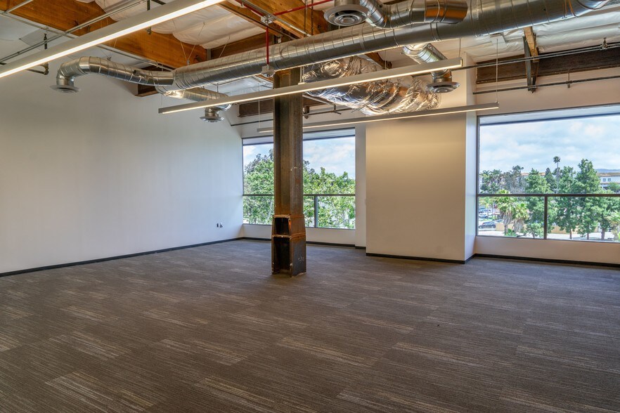 More Photos Of 20371 Irvine Ave, Newport Beach Loft Creative Space For Lease
