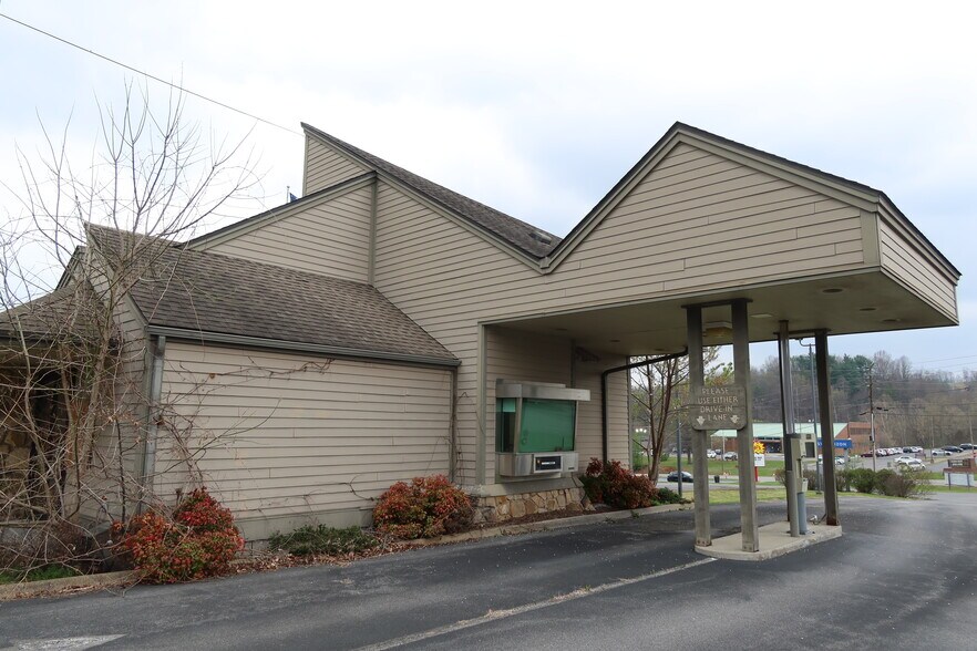More Photos Of 3269 Highway 126, Blountville Bank For Sale
