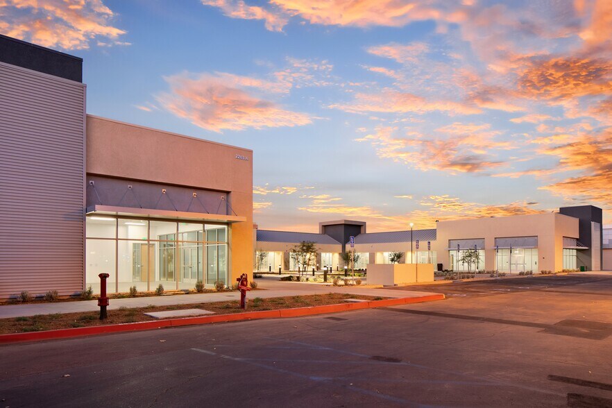 More Photos Of 2111-2361 E Palmdale Blvd, Palmdale Unknown For Lease