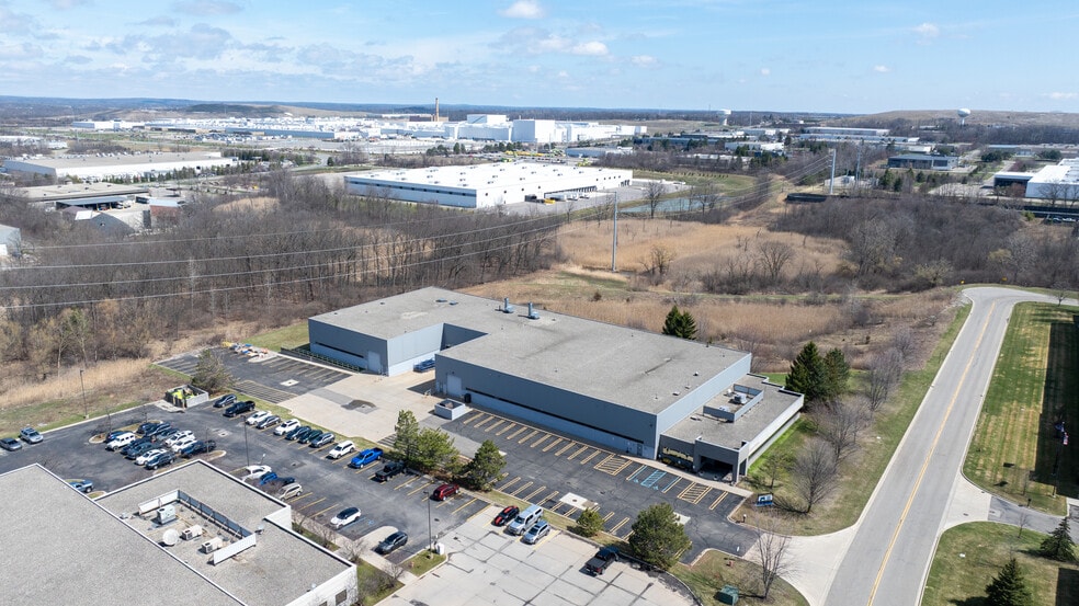 More Photos Of 4200 N Atlantic Blvd, Auburn Hills Manufacturing For Lease