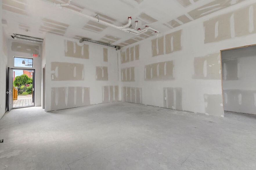 More Photos Of 1901 Baymiller St, Cincinnati Storefront Retail Residential For Lease