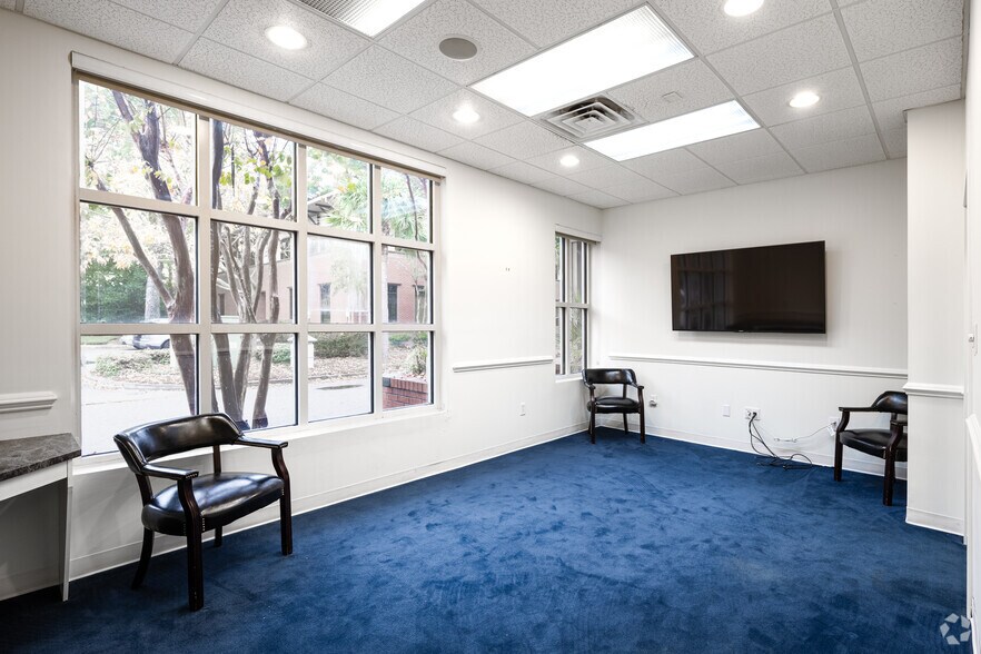 More Photos Of 1037 Chuck Dawley Blvd, Mount Pleasant Office Residential For Lease