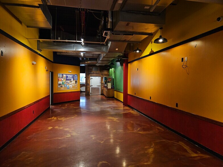 More Photos Of 2412-2430 Lincoln Way, Ames Office For Lease