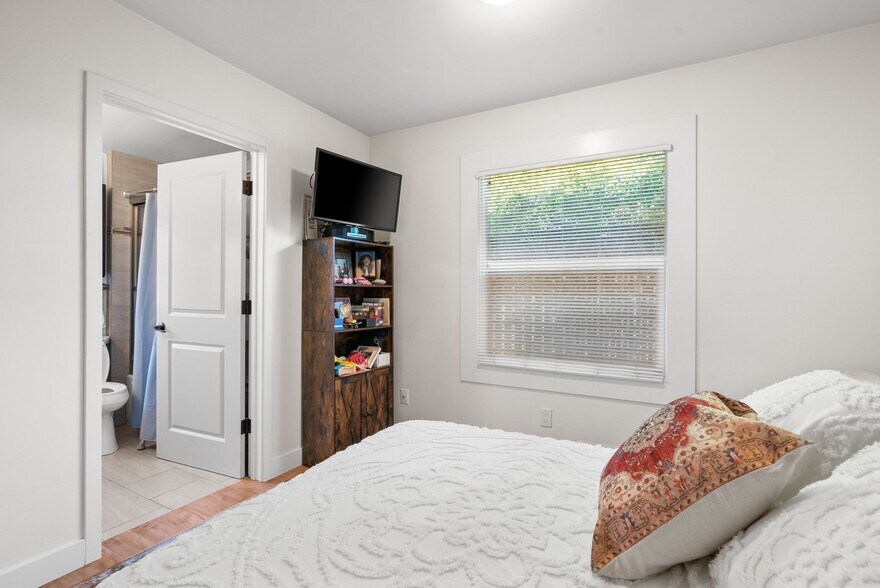 More Photos Of 420 Capitola Road Ext, Santa Cruz Apartments For Sale