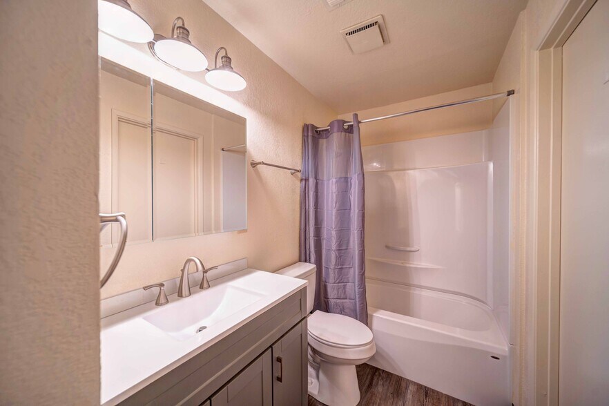 More Photos Of 2351 Victor Ave, Redding Apartments For Sale