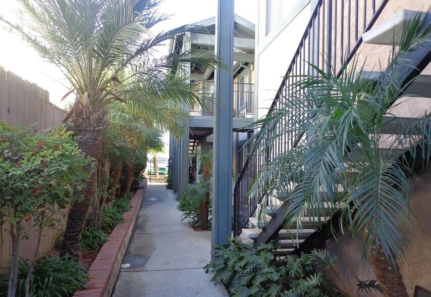 More Photos Of 4435 Estrella Ave, San Diego Apartments For Sale