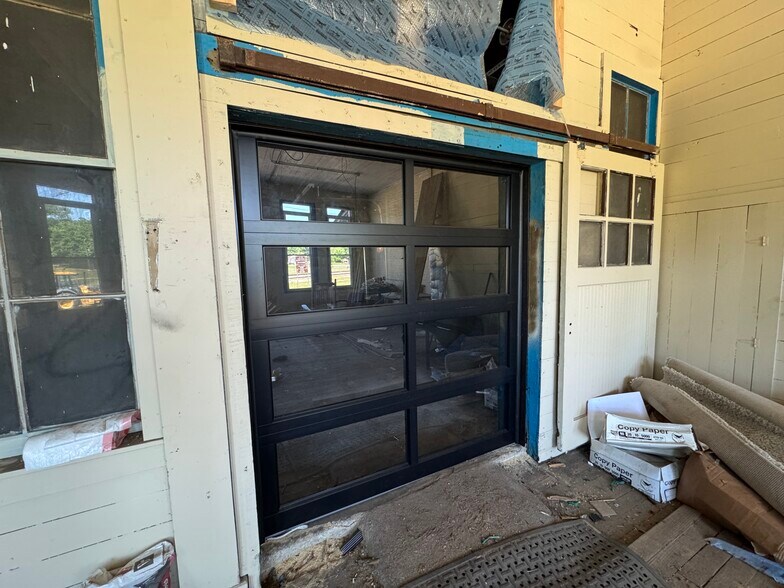 More Photos Of 123 Water St, Horse Cave Storefront Retail Residential For Sale