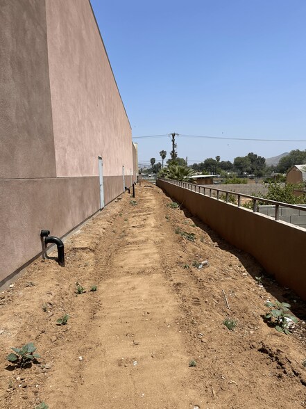 More Photos Of 8254 Mission Blvd, Jurupa Valley Unknown For Lease