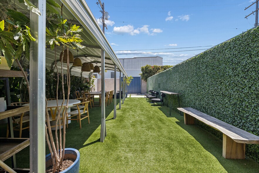 More Photos Of 8560 Venice Blvd, Los Angeles Storefront Retail Office For Sale