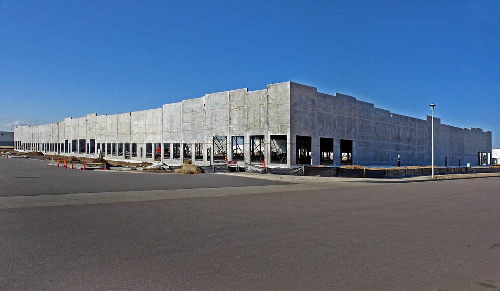 More Photos Of 3500 N Windsor Dr, Aurora Warehouse For Lease