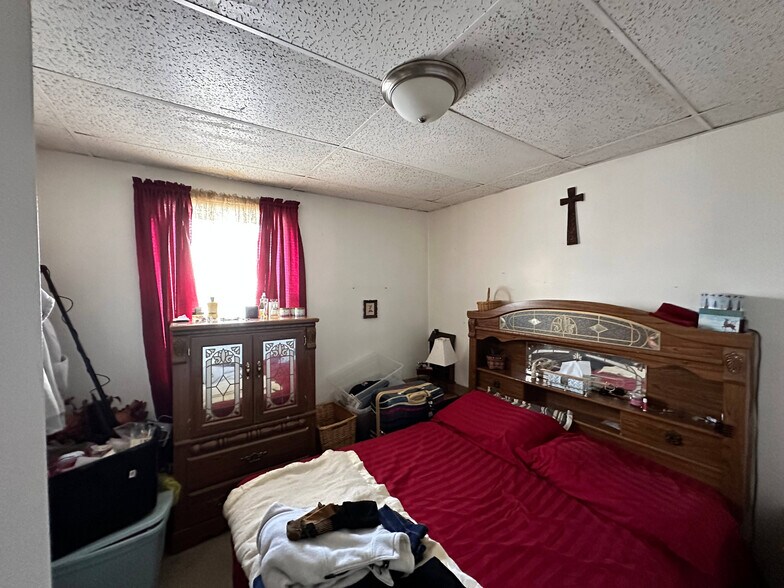 More Photos Of 1831 N C St, Elwood Apartments For Sale