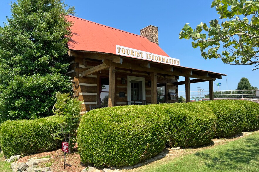 More Photos Of 81 Steele Rd, Franklin Office For Lease