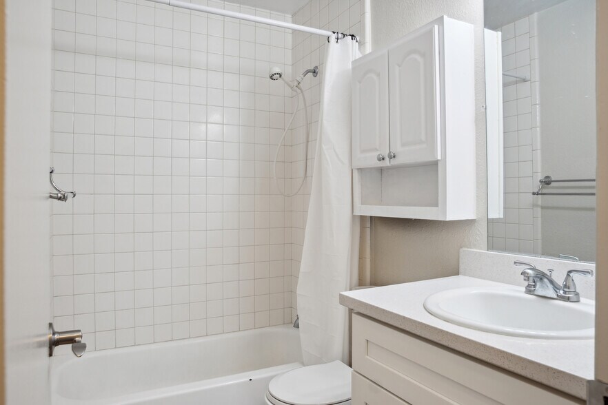 More Photos Of 3831-3835 Annadale Ln, Sacramento Apartments For Sale