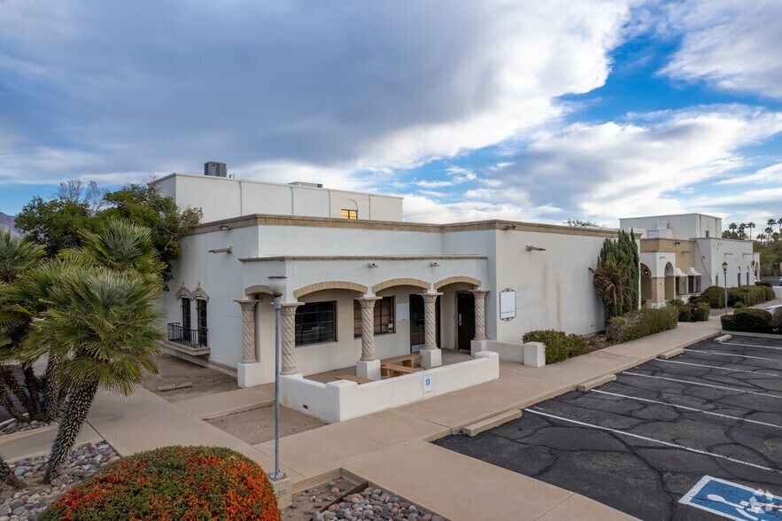 More Photos Of 5300 E Erickson Dr, Tucson Medical For Lease