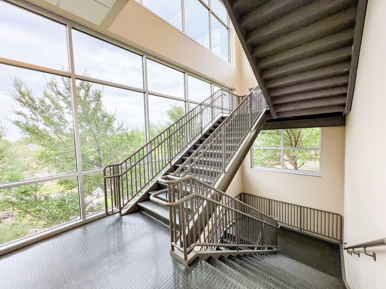 More Photos Of 6401 Holiday Hill Rd, Midland Office For Lease