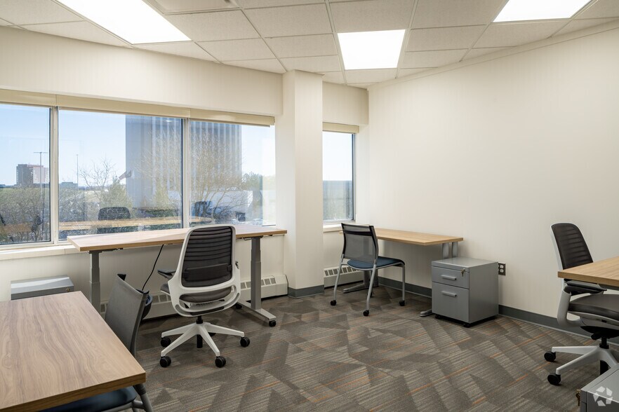 More Photos Of 801-803 W Big Beaver Rd, Troy Office For Lease