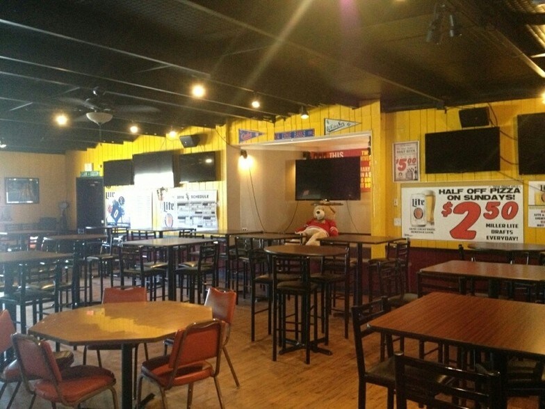 More Photos Of 11419 S Grant Hwy, Marengo Restaurant For Sale