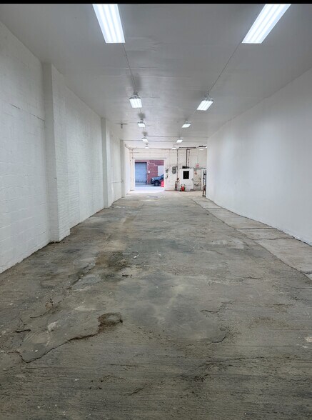 More Photos Of 984 E 35th St, Brooklyn Warehouse For Lease