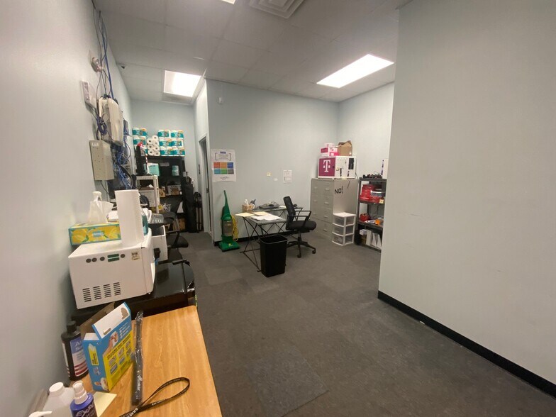 More Photos Of 421-425 W Northland Ave, Appleton Freestanding For Lease