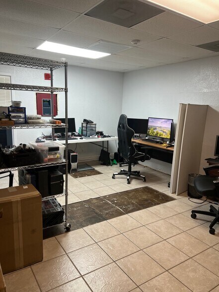 More Photos Of 575 7th St, Beaumont Office For Sale