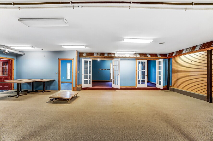 More Photos Of 20660 W Bowling Green Road, Weston Auto Repair For Sale