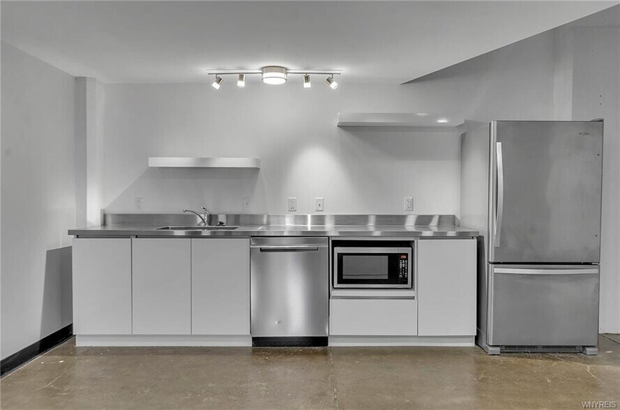 More Photos Of 79 Perry St, Buffalo Loft Creative Space For Lease