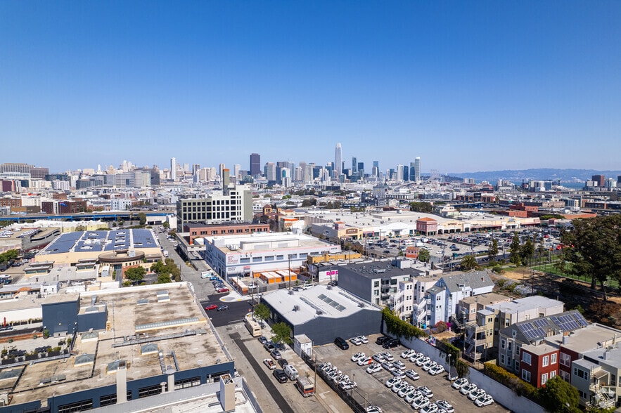 More Photos Of 2435-2445 16th St, San Francisco Service For Lease