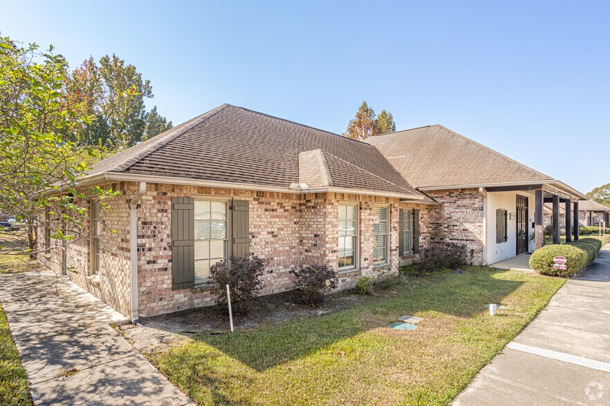 More Photos Of 2798 O'Neal Ln, Baton Rouge Office For Lease