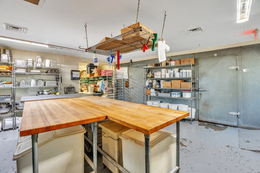 More Photos Of 7778 Highway 42, Egg Harbor Restaurant For Sale