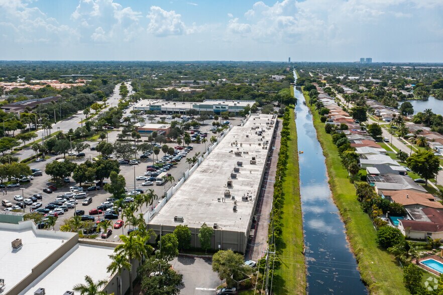 More Photos Of 8101-8351 W Sunrise Blvd, Plantation Unknown For Lease