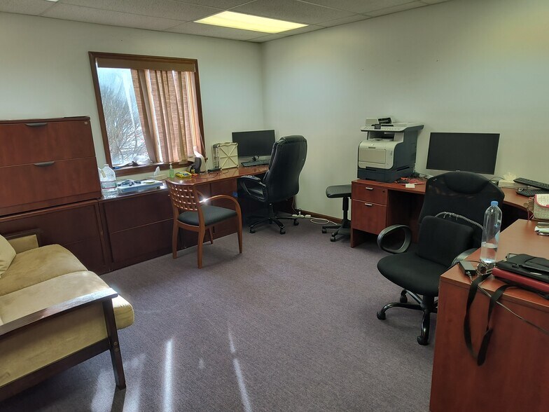 More Photos Of 67-74 Brunswick Woods Dr, East Brunswick Medical For Lease