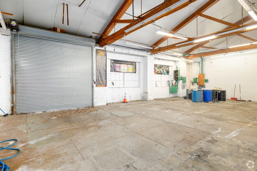 More Photos Of 67 W Queen Ln, Philadelphia Warehouse For Lease