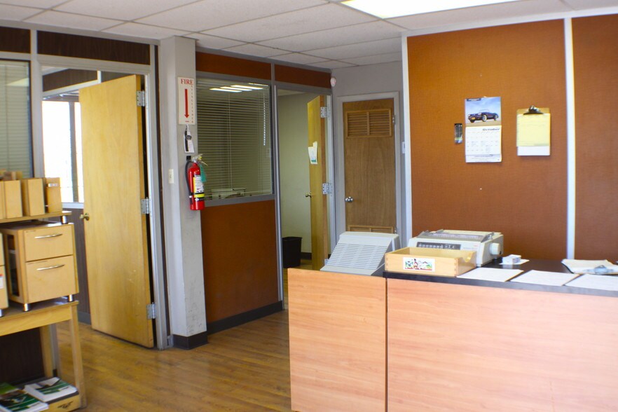 More Photos Of 1138 Kastrin St, El Paso Industrial For Lease