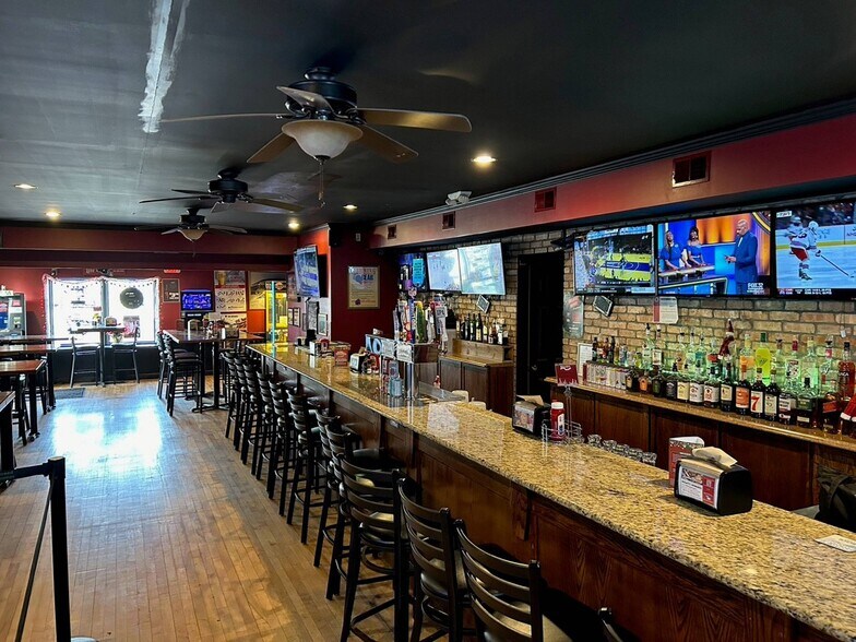 More Photos Of 801 Sixth St, Mendota Storefront Retail Residential For Sale