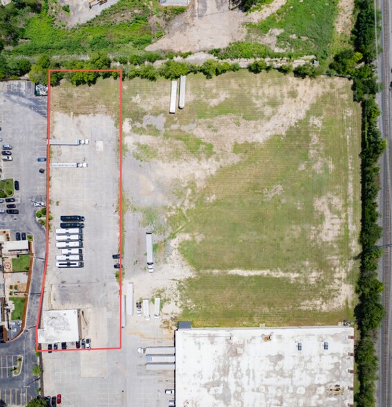 More Photos Of 3000 E Houston St, San Antonio Unknown For Lease