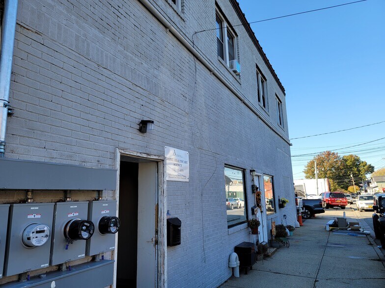 Primary Photo Of 22 Van Buren Ave, Floral Park Warehouse For Lease