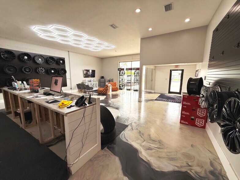 More Photos Of 3593 Veronica S Shoemaker Blvd, Fort Myers Warehouse For Sale