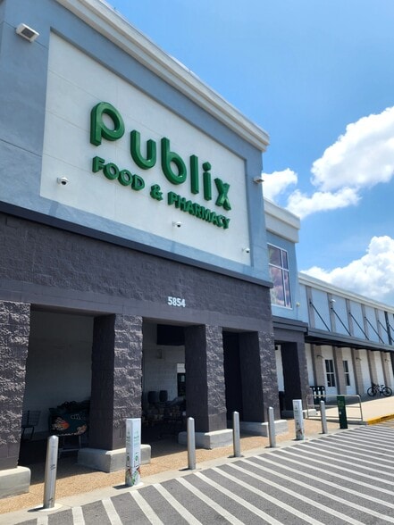 More Photos Of 5840 Dogwood Dr, Milton General Retail For Lease