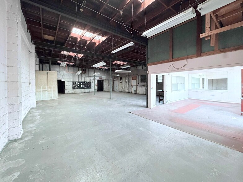 More Photos Of 1100 El Camino Real, Redwood City Storefront For Sale