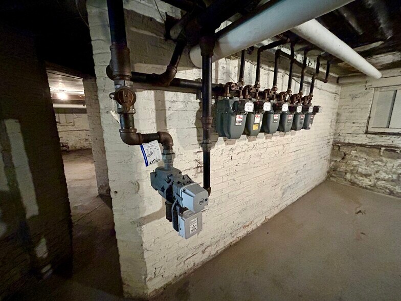 More Photos Of 816-822 E Marquette Rd, Chicago Apartments For Sale