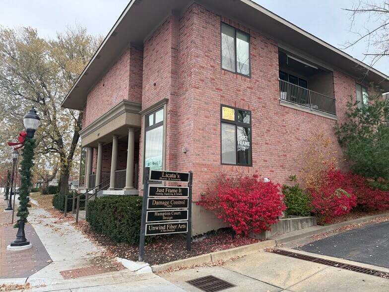 More Photos Of 207 3rd st, Lee's Summit General Retail For Lease