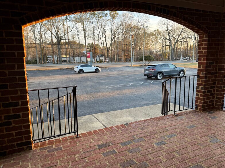 More Photos Of 628 Cedar Rd, Chesapeake Office For Lease