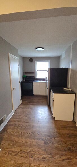 More Photos Of 4502 Fegenbush Ln, Louisville Specialty For Sale